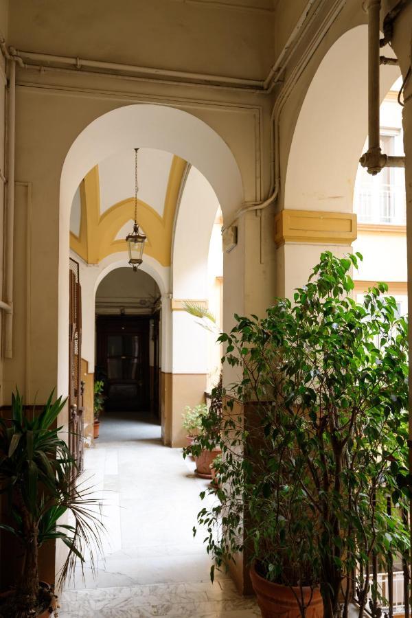 Duomo 77 - In The Heart Of The Historical Center By Elite Villas ナポリ エクステリア 写真
