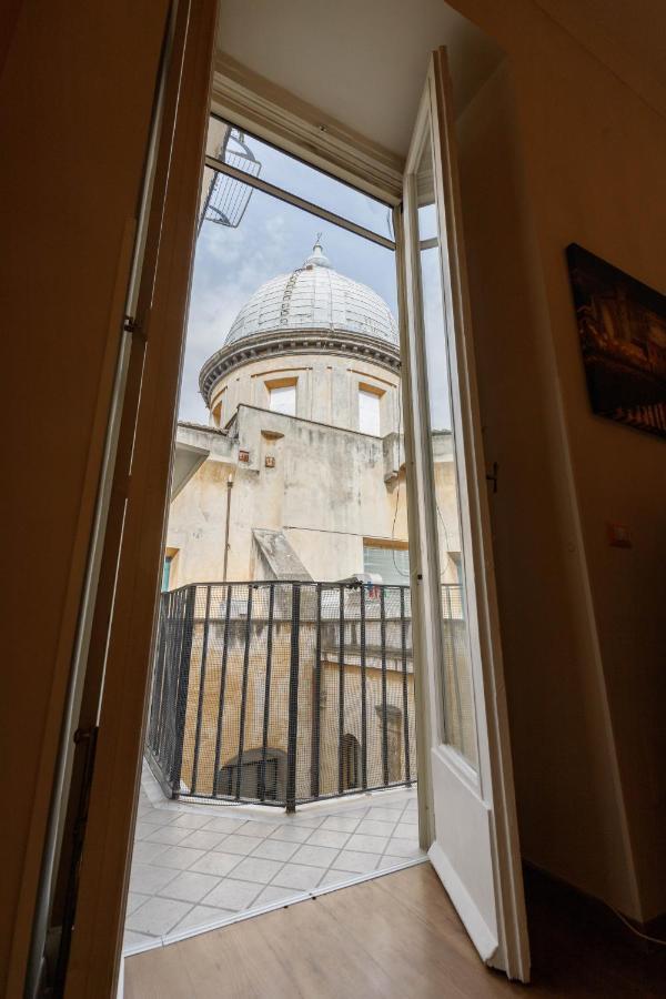 Duomo 77 - In The Heart Of The Historical Center By Elite Villas ナポリ エクステリア 写真